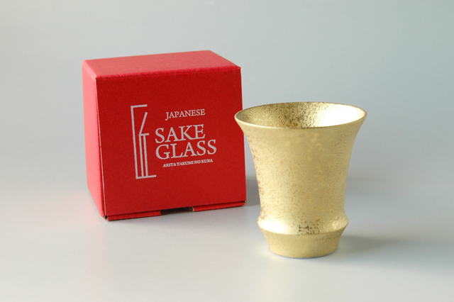 【有田焼】匠の蔵　SAKE GLASS　金彩（反）　６．７ｃｍ×高さ７ｃｍ　９０cc