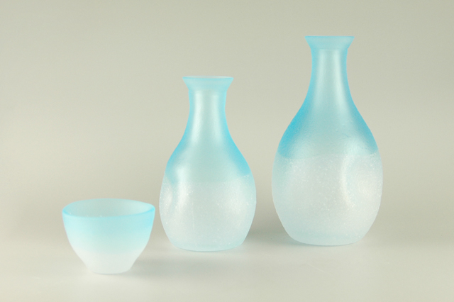 江戸　吹きガラス　徳利（高15.8cm）　鉛ガラス　104ｇ　容量240cc Amazon.co.jp: 吉谷硝子 江戸硝子 淡雪 徳利 220ml YO-409