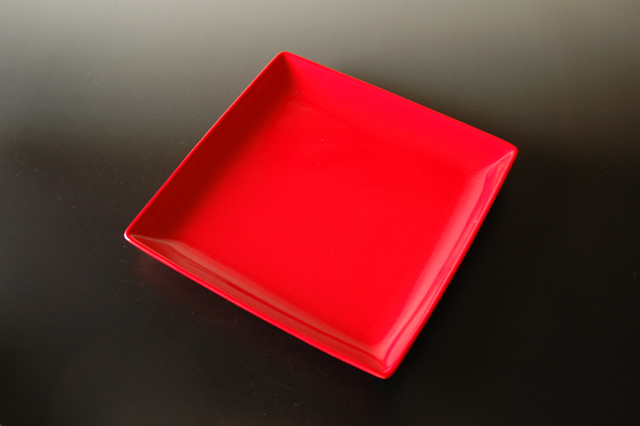 赤い角皿２２ｃｍ
