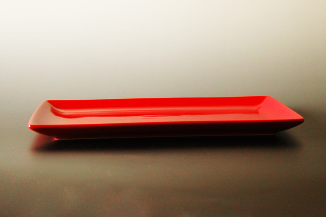 赤い長角皿