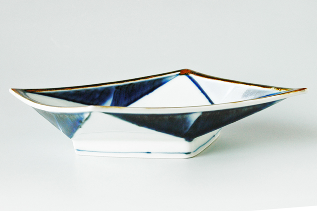 有田焼】福泉窯 染付菱型高台皿 21cm×27．2cm（対角）×高さ5