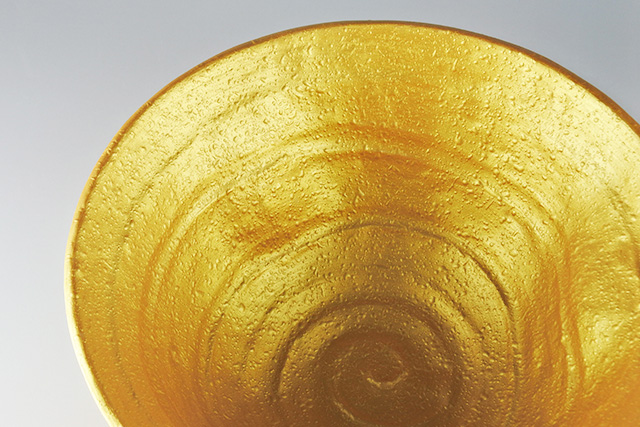 美濃焼】ゴールド釉変形7．0丼 21cm×20．5cm×高さ9．8cm