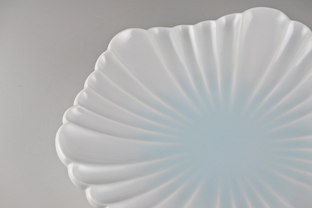 青白磁菊割り六角皿