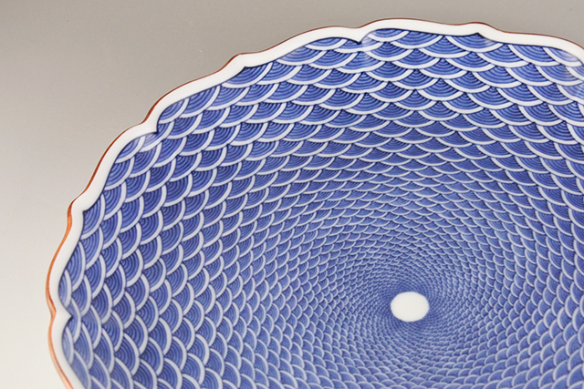 有田焼】青海波紋輪花8．0皿 直径24cm×24cm×高さ3