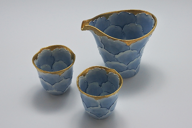 有田焼】金彩牡丹片口酒器/ぐい呑み 有田焼】金彩牡丹片口酒器/ぐい呑み