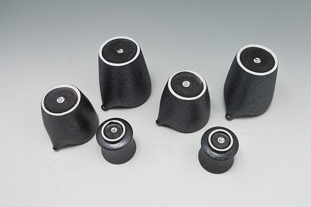 有田焼】悦山 晶金銀彩 冷酒器 片口 大300cc／小180cc 杵型