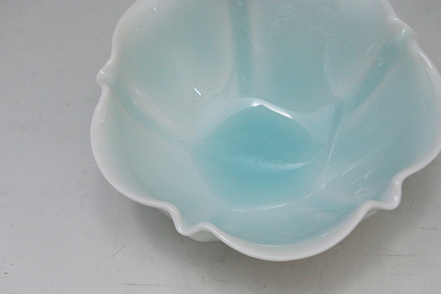 有田焼】青白磁輪花小鉢 径11．1cm×高さ5cm
