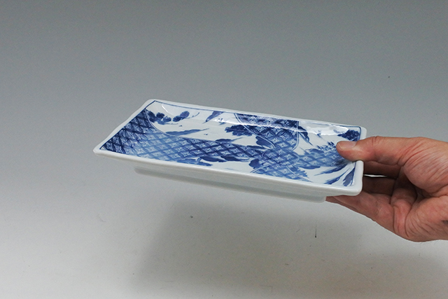 美濃焼】染付祥瑞 焼物皿 21．5cm×13．6cm×高さ2．7cm