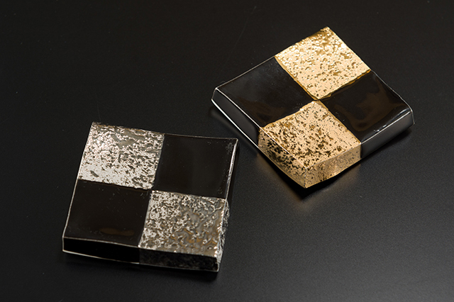 金銀市松箸置き大