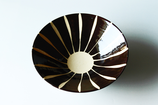 黒抜き十草平鉢